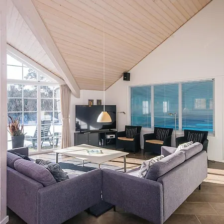 14 Person In Holiday home