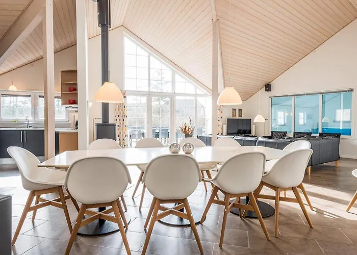 14 Person In * Blåvand