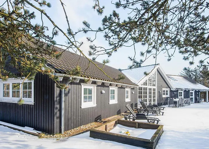14 Person In Holiday home